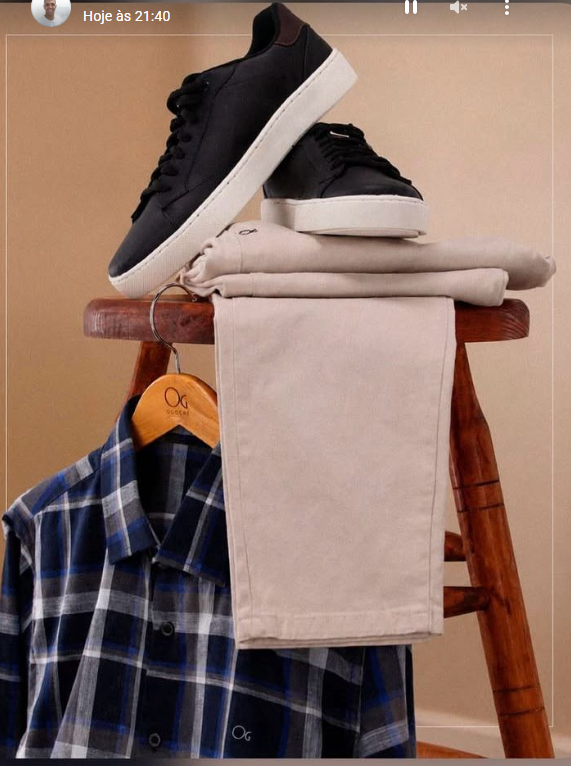 Camisa xadrez, calça clara e tênis masculino OGOCHI
